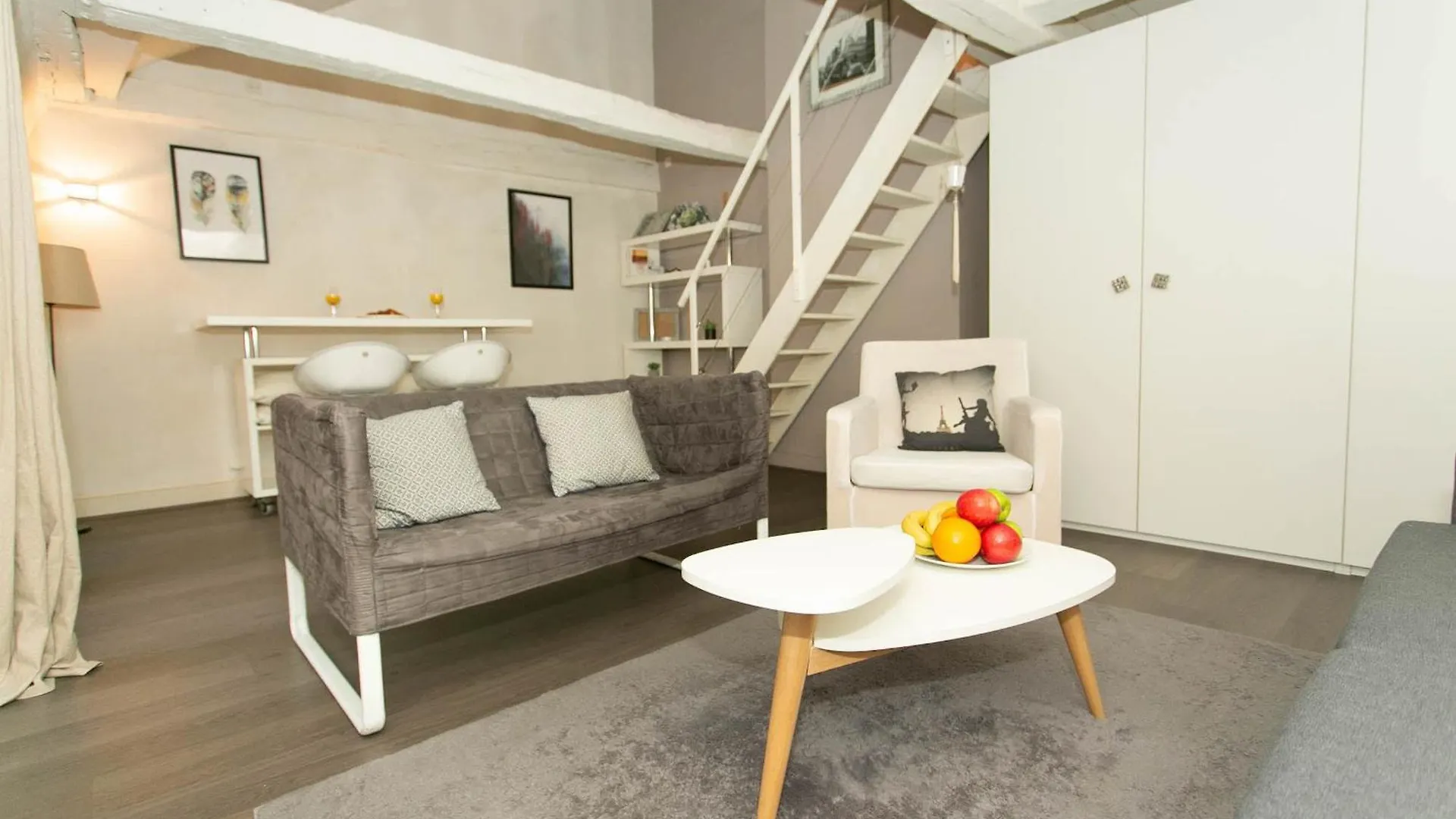 Ile Saint Louis - 1Br - Cityapartmentstay Paris Apartment
